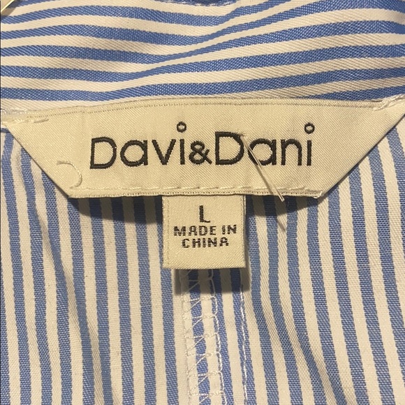 Davi &Dani Size Large wrap button up shirt - Picture 4 of 4
